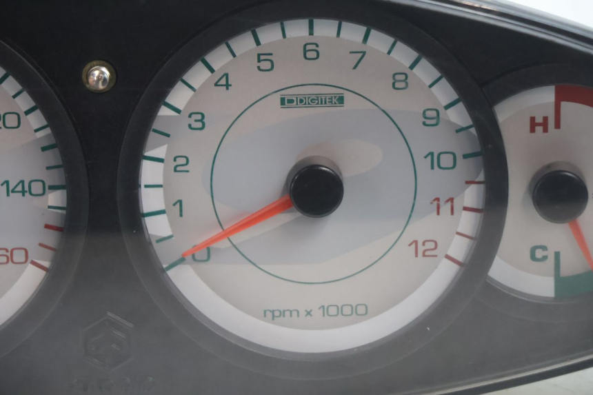 photo de SPEEDOMETER PIAGGIO X9 EVOLUTION 125 (2003 - 2007) - Technical close-up