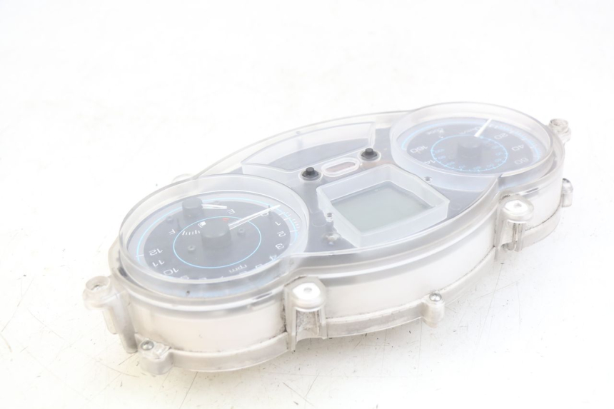 photo de SPEEDOMETER PIAGGIO XEVO - X EVO 125 (2007 - 2017) - Technical close-up