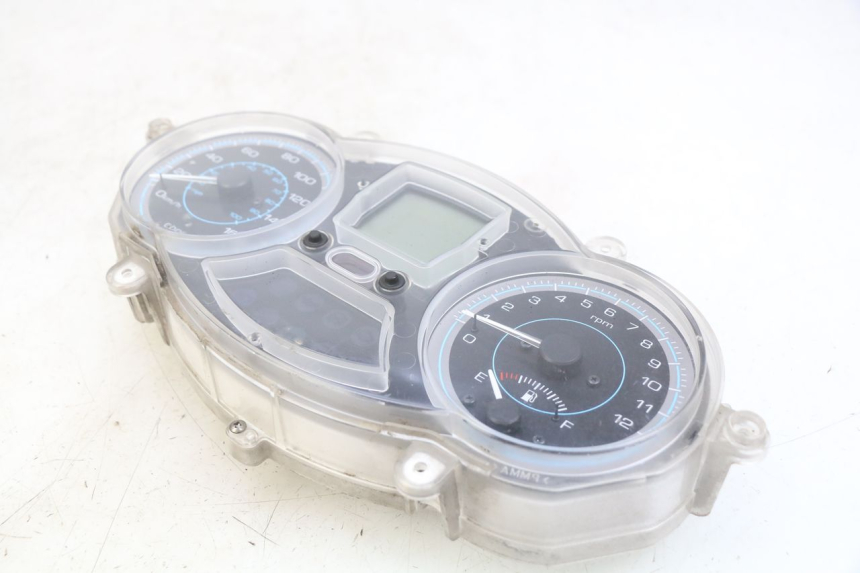 photo de SPEEDOMETER PIAGGIO XEVO - X EVO 125 (2007 - 2017) - Component detail