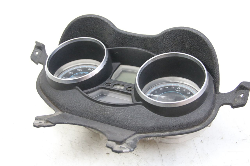 photo de SPEEDOMETER PIAGGIO XEVO - X EVO 125 (2007 - 2017) - Fixing points details