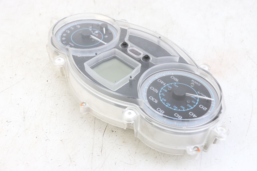 photo de SPEEDOMETER PIAGGIO XEVO - X EVO 125 (2007 - 2017) - Component detail