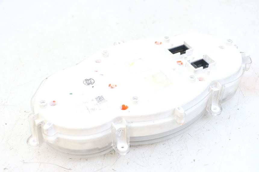 photo de SPEEDOMETER PIAGGIO XEVO - X EVO 125 (2007 - 2017) - Fixing points details