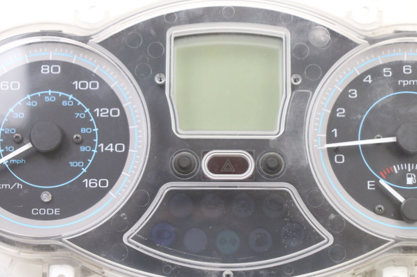 photo de SPEEDOMETER PIAGGIO XEVO - X EVO 125 (2007 - 2017) - Alternative perspective
