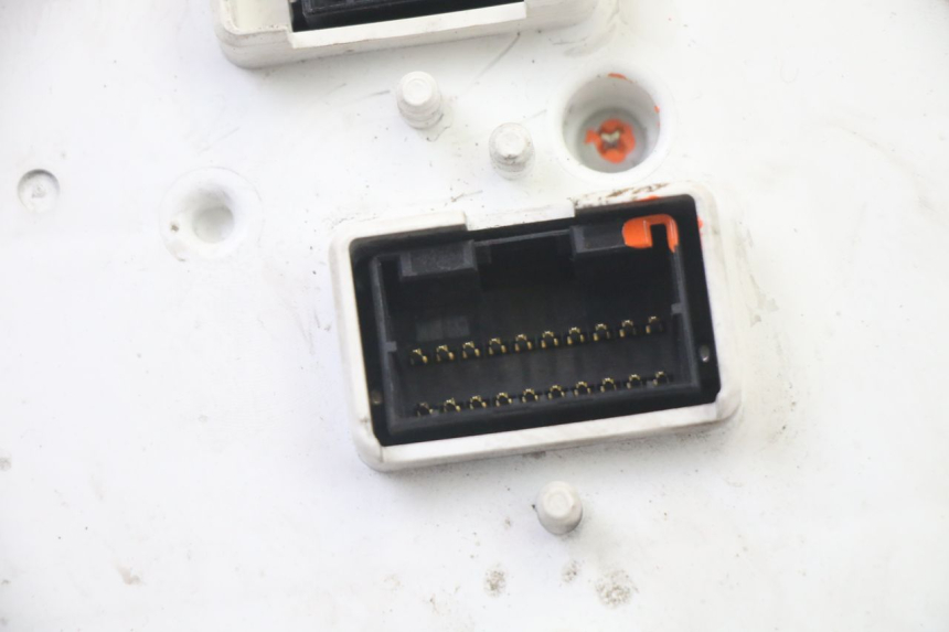 photo de SPEEDOMETER PIAGGIO XEVO - X EVO 125 (2007 - 2017) - Distinctive features