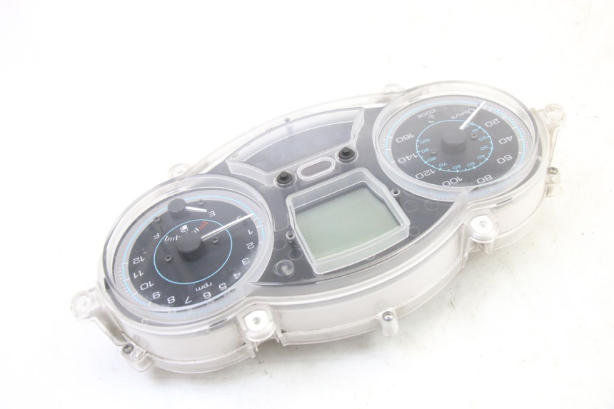 photo de SPEEDOMETER PIAGGIO XEVO - X EVO 125 (2007 - 2017) - Surface and material condition