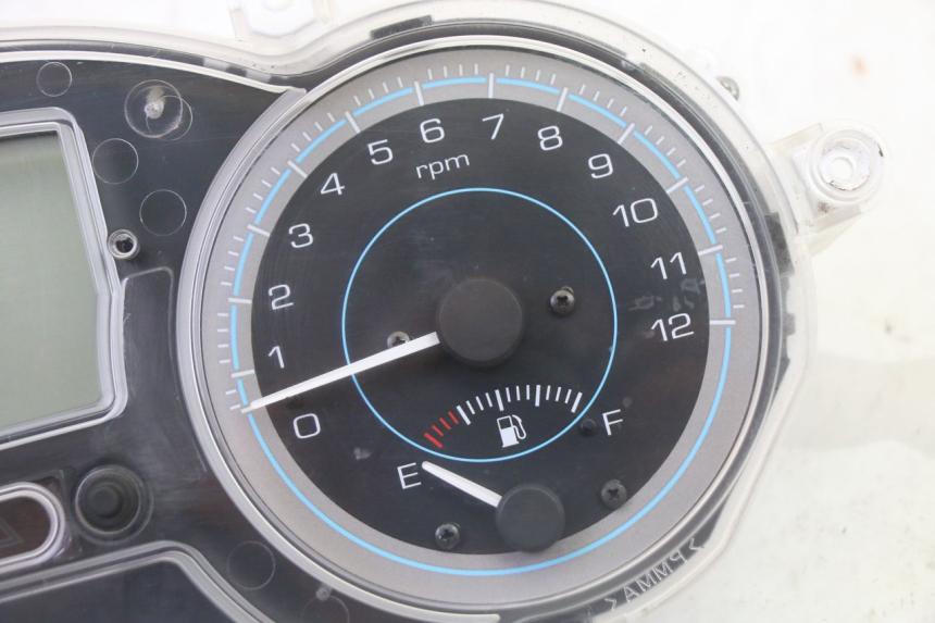 photo de SPEEDOMETER PIAGGIO XEVO - X EVO 125 (2007 - 2017) - Technical close-up