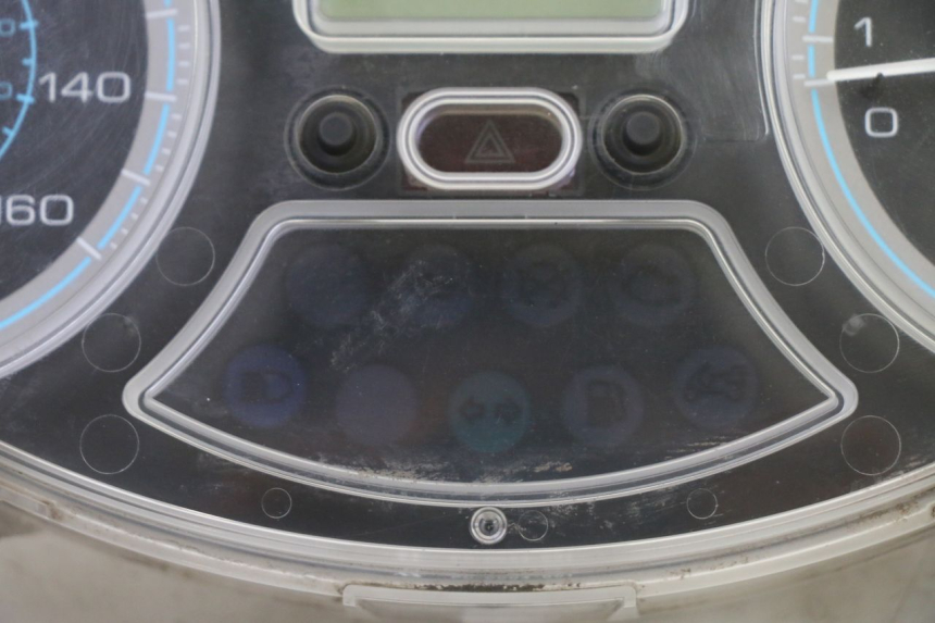 photo de SPEEDOMETER PIAGGIO XEVO - X EVO 125 (2007 - 2017) - Alternative perspective