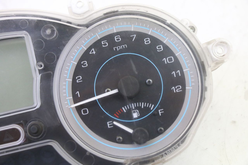 photo de SPEEDOMETER PIAGGIO XEVO - X EVO 125 (2007 - 2017) - Technical close-up