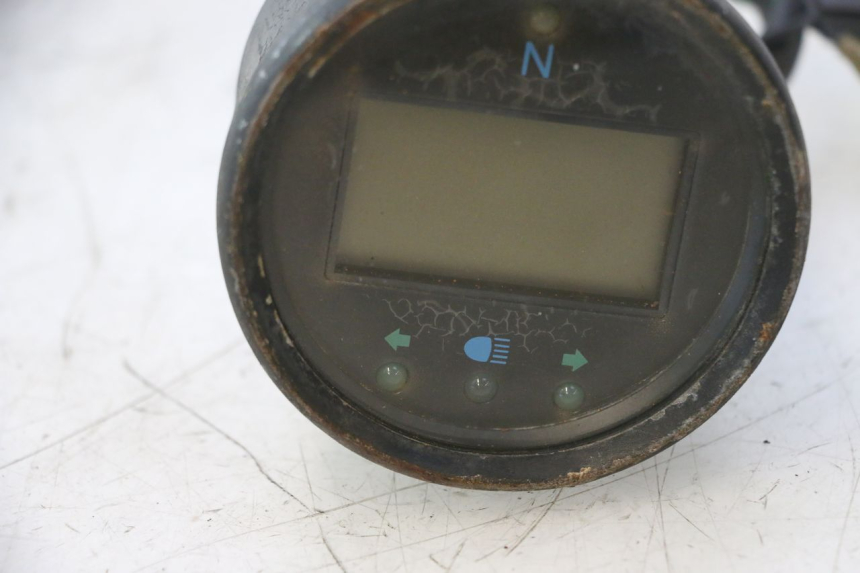 photo de SPEEDOMETER SMC XROAD 150 - Technical close-up