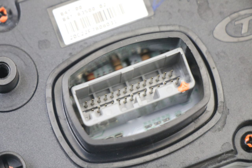 photo de SPEEDOMETER YAMAHA TRACER 7 700 (2020 - 2024) - Surface and material condition