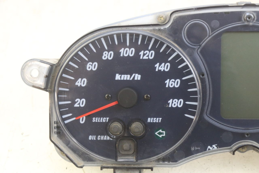 photo de SPEEDOMETER YAMAHA YP MAJESTY 400 (2004 - 2008) - Distinctive features
