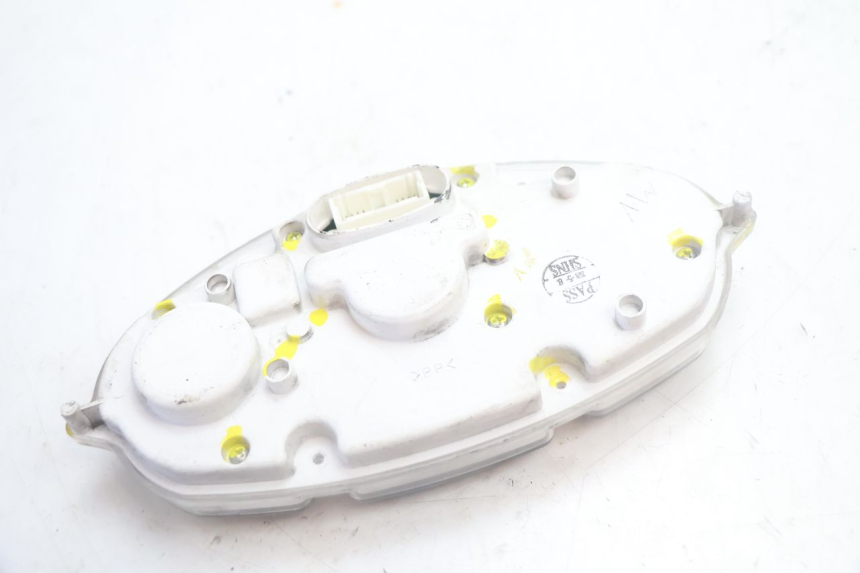 photo de SPEEDOMETER YAMAHA YP MAJESTY 125 (2007 - 2010) - Fixing points details