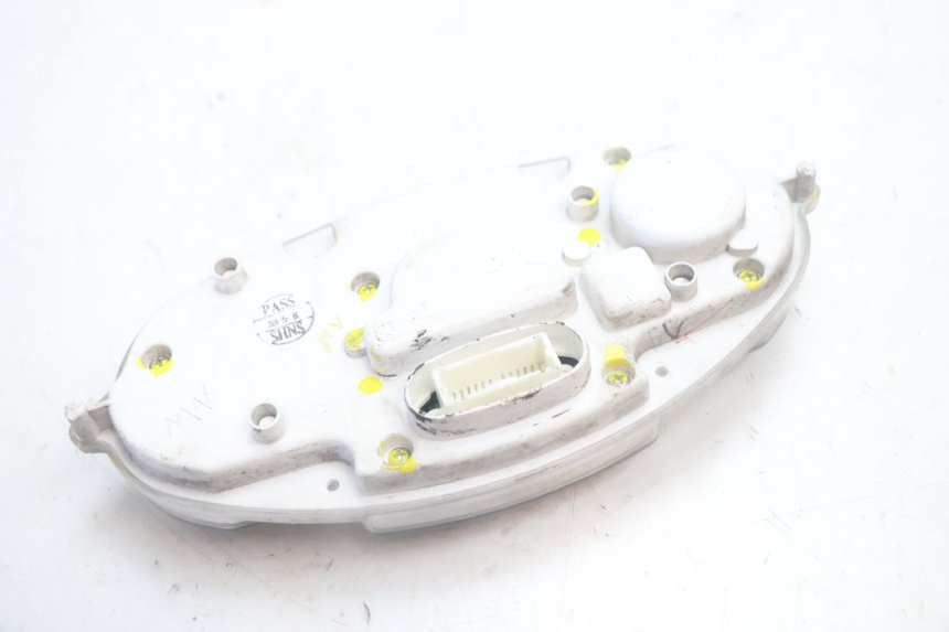 photo de SPEEDOMETER YAMAHA YP MAJESTY 125 (2007 - 2010) - Surface and material condition