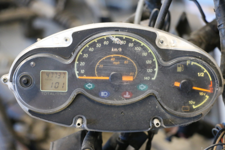 photo de SPEEDOMETER YAMAHA YP MAJESTY 125 (2002 - 2006) - Supplementary product photo