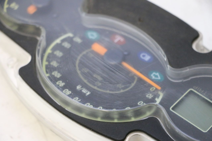 photo de SPEEDOMETER YAMAHA YP MAJESTY 125 (2002 - 2006) - Detailed visual inspection