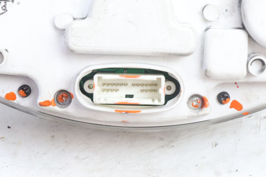 photo de SPEEDOMETER YAMAHA YP MAJESTY 125 (2007 - 2010) - Fixing points details