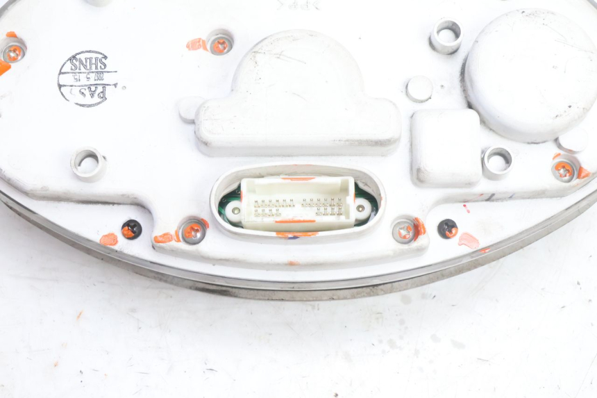 photo de SPEEDOMETER YAMAHA YP MAJESTY 125 (2007 - 2010) - Surface and material condition