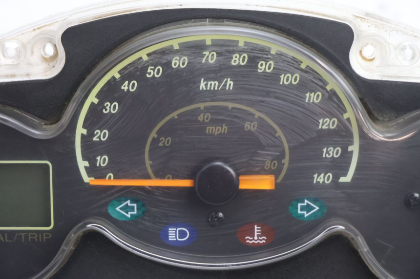 photo de SPEEDOMETER YAMAHA YP MAJESTY 125 (2002 - 2006) - Zoom on usage condition