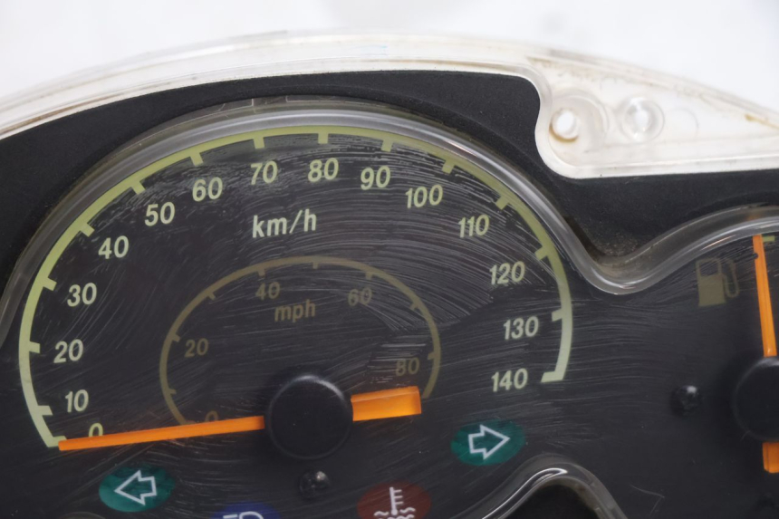 photo de SPEEDOMETER YAMAHA YP MAJESTY 125 (2002 - 2006) - Technical close-up