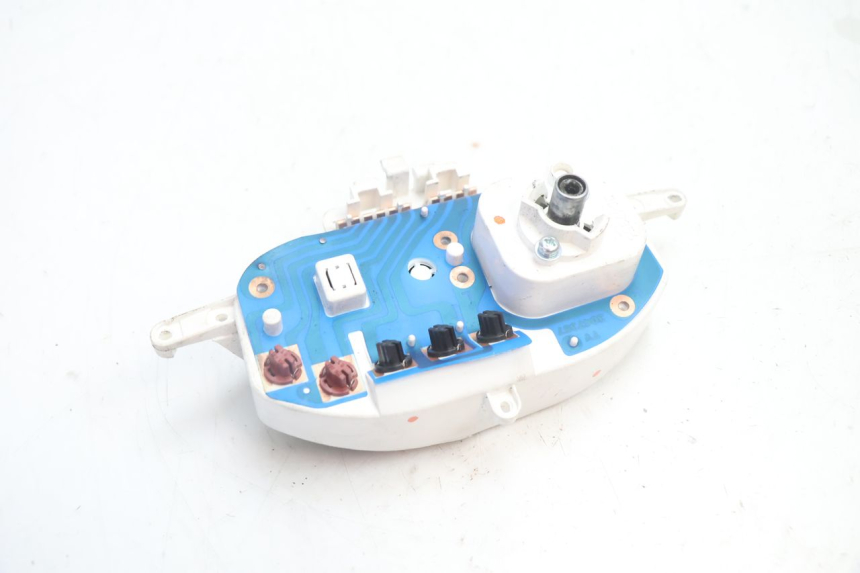 photo de SPEEDOMETER PIAGGIO ZIP 2T 50 (2009 - 2019) - Fixing points details