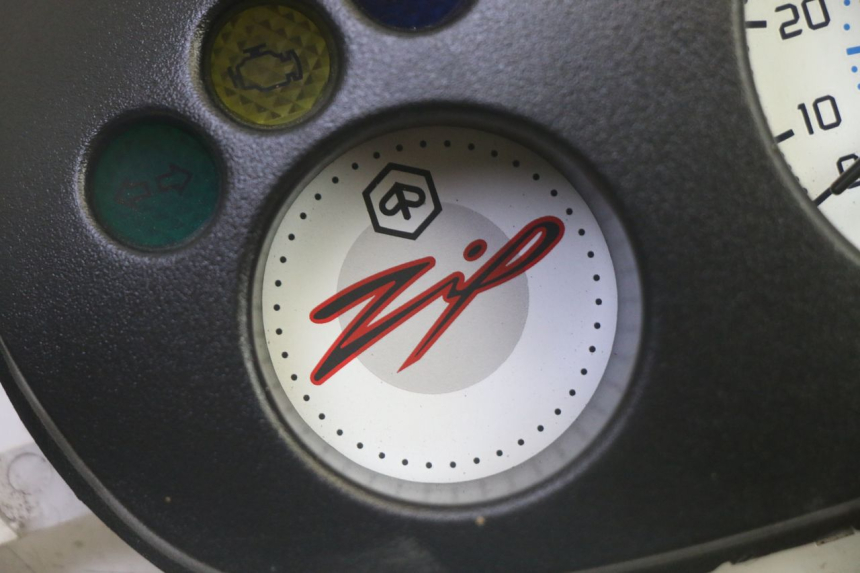 photo de SPEEDOMETER PIAGGIO ZIP 4T 50 (2018 - 2020) - Zoom on usage condition