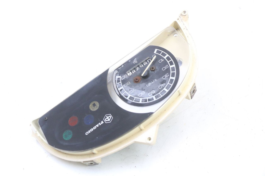 photo de SPEEDOMETER PIAGGIO ZIP RST 50 (1996 - 1998) - Alternative perspective