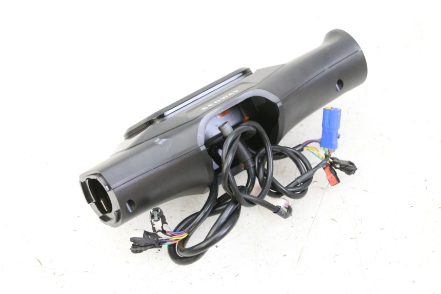 photo de SPEEDOMETER SEGWAY NINEBOT ZT3 PRO 1 - Distinctive features