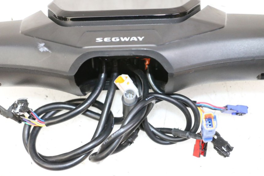 photo de SPEEDOMETER SEGWAY NINEBOT ZT3 PRO 1 - Alternative perspective