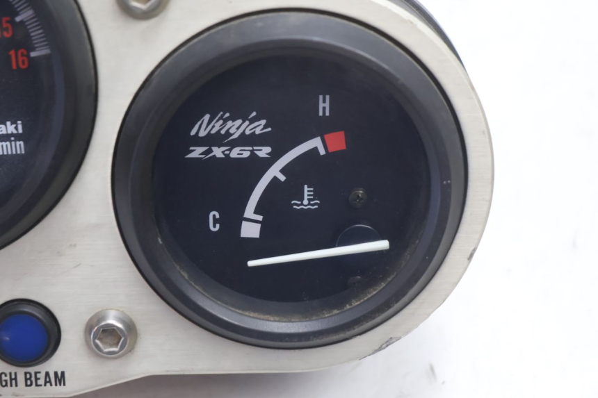 photo de SPEEDOMETER KAWASAKI ZX-6R ZX6R 600 (1995 - 1997) - Technical close-up