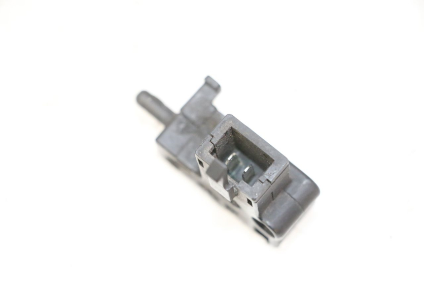 photo de CLUTCH SWITCH YAMAHA FZ6 N FAZER 600 (2004 - 2006) - Technical close-up