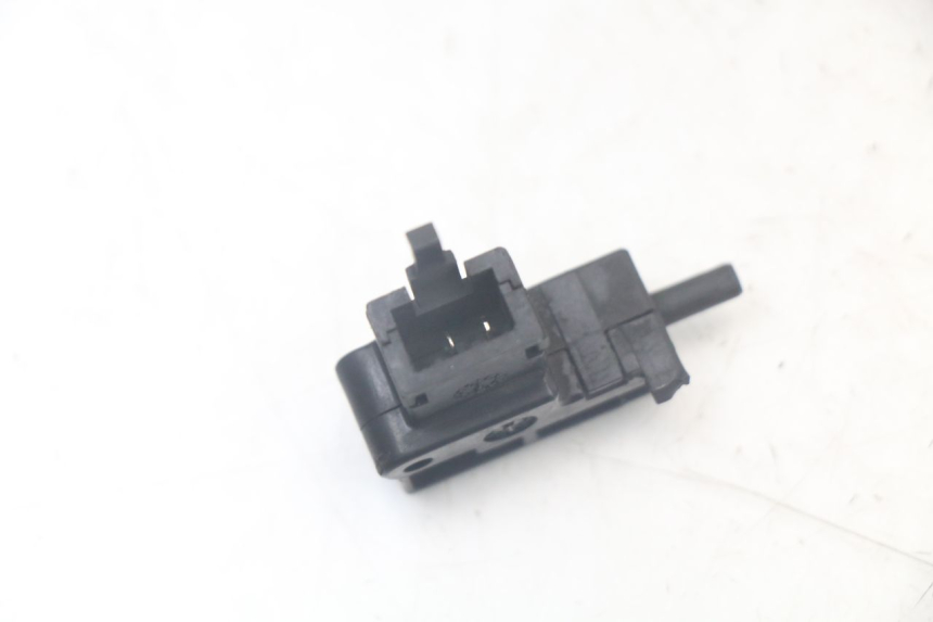 photo de CLUTCH SWITCH YAMAHA TDM ABS 900 (2002 - 2014) - Zoom on usage condition