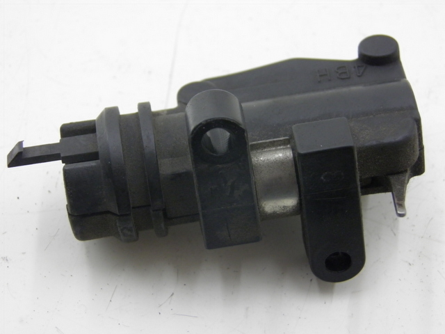 photo de CLUTCH SWITCH YAMAHA XJS DIVERSION 600 (1997 - 1999) - Zoom on usage condition