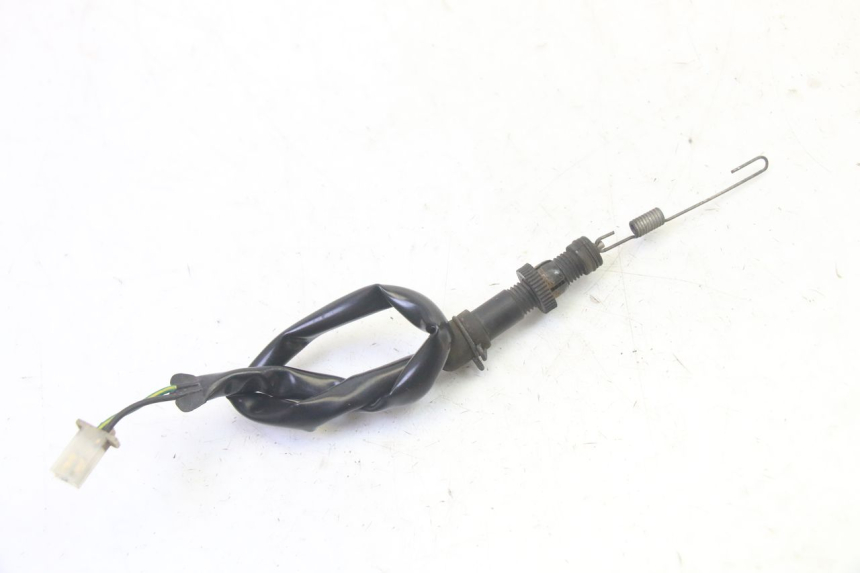 photo de REAR STOP LIGHT SWITCH HONDA CBF 125 (2009 - 2015) - Alternative perspective