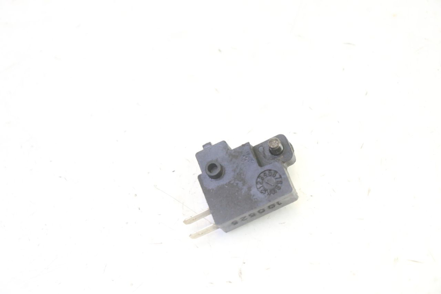 photo de REAR STOP LIGHT SWITCH KYMCO DINK STREET 125 (2009 - 2014) - Zoom on usage condition