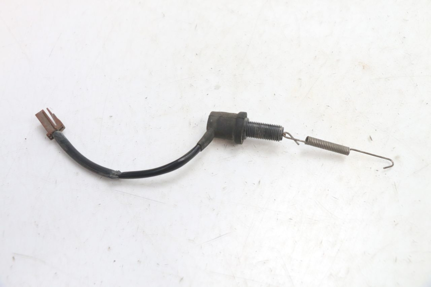 photo de REAR STOP LIGHT SWITCH YAMAHA FJR 1300 (2001 - 2005) - Zoom on usage condition