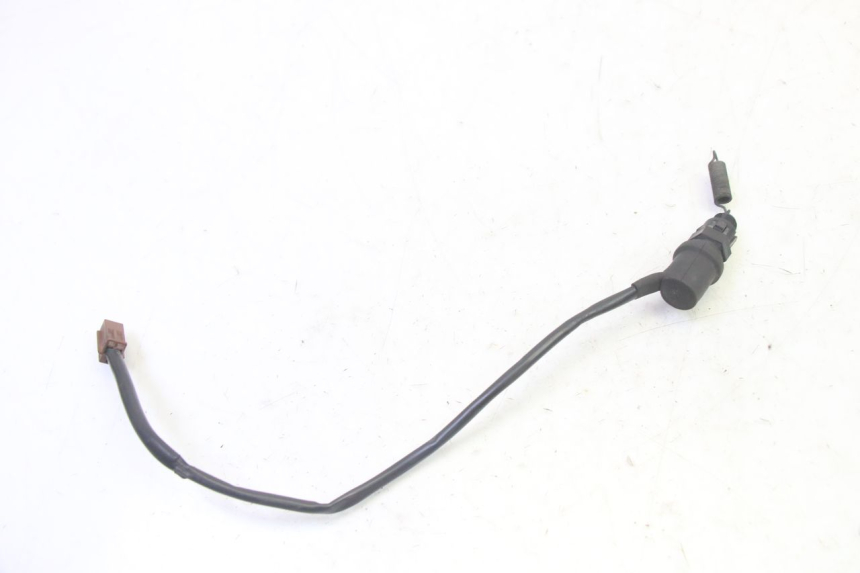 photo de REAR STOP LIGHT SWITCH YAMAHA FZ6 N FAZER 600 (2004 - 2006) - Alternative perspective