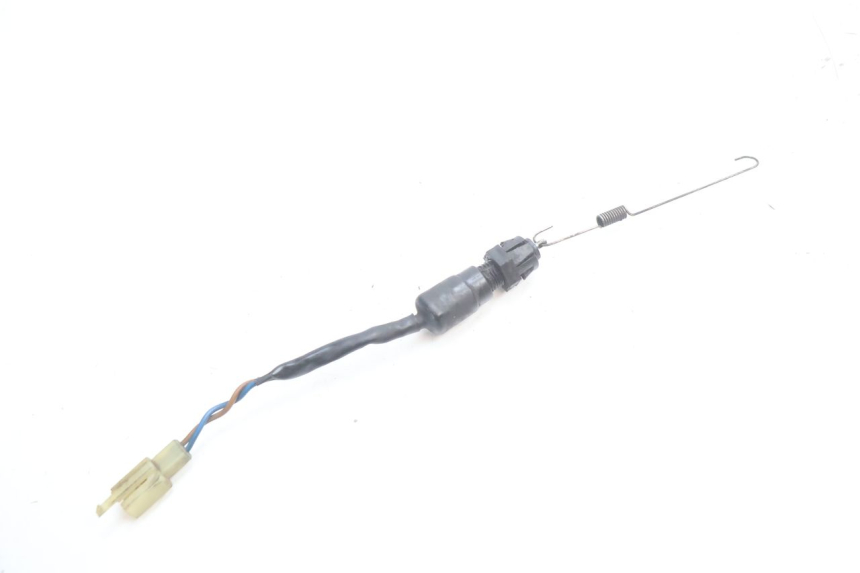 photo de REAR STOP LIGHT SWITCH KAWASAKI GPX F ZX750F 750 (1986 - 1990) - Zoom on usage condition