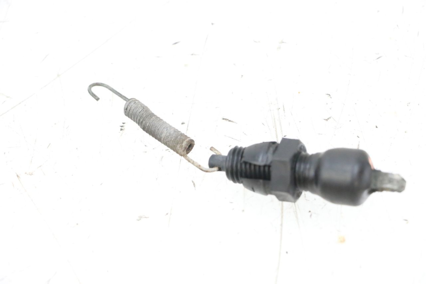 photo de REAR STOP LIGHT SWITCH SUZUKI GSXR GSX-R 1000 (2003 - 2004) - Zoom on usage condition