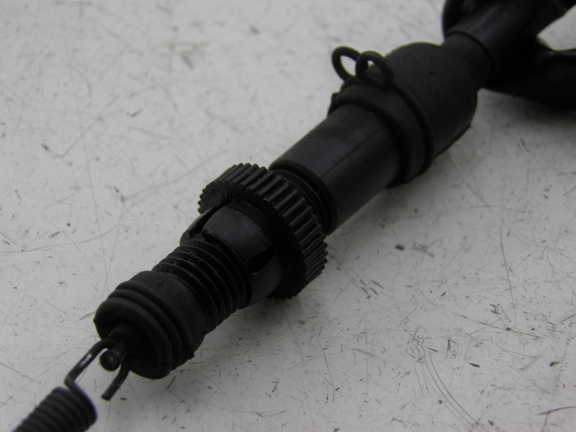 photo de REAR STOP LIGHT SWITCH HONDA CB SEVEN FITTY 750 (1992 - 2003) - Technical close-up