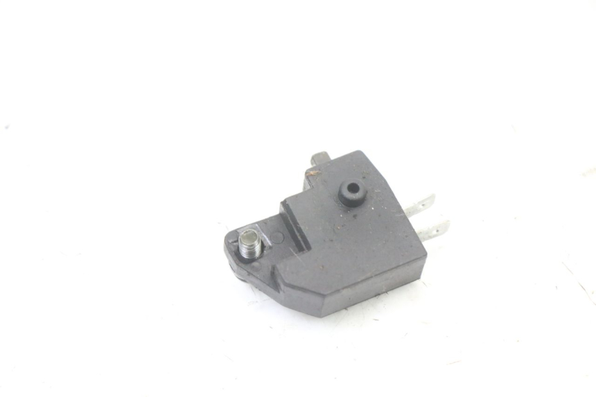 photo de REAR STOP LIGHT SWITCH LONGJIA SHARPY 125 (2020 - 2024) - Zoom on usage condition