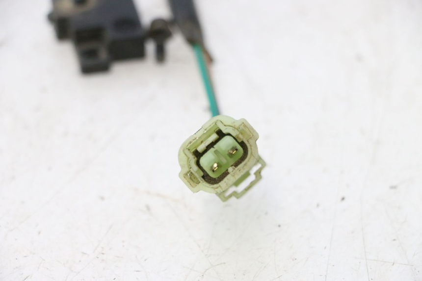 photo de REAR STOP LIGHT SWITCH KYMCO MXU R 250 (2004 - 2010) - Alternative perspective