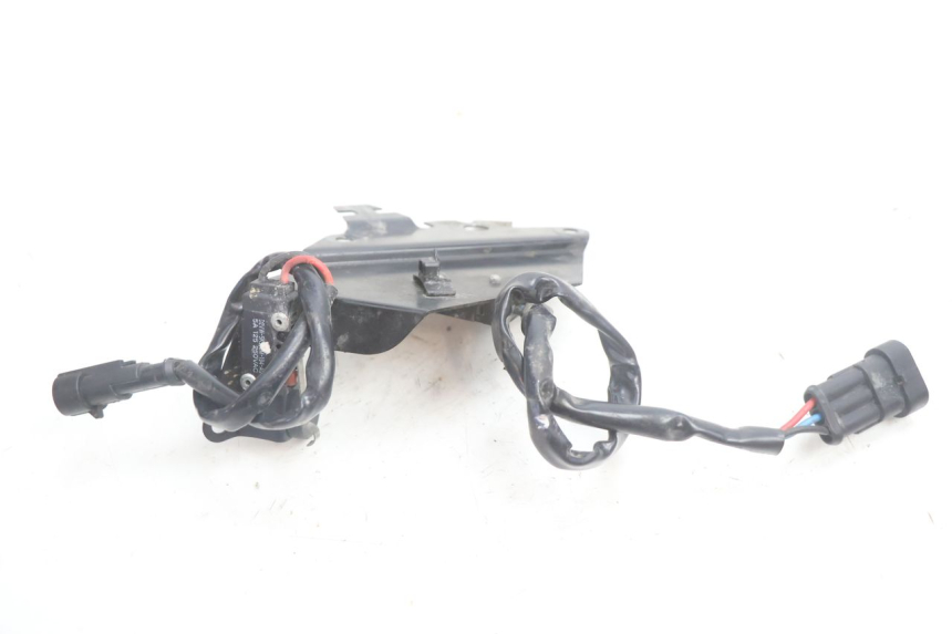 photo de REAR STOP LIGHT SWITCH CAN-AM SPYDER RS 1000 (2008 - 2012) - Zoom on usage condition