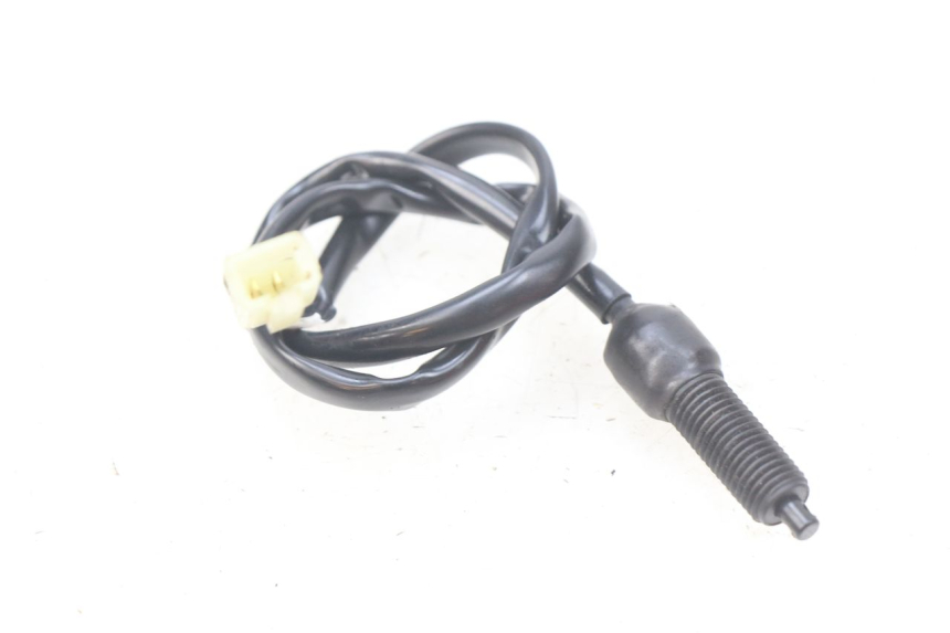 photo de REAR BRAKE LIGHT SWITCH SUZUKI SV N 650 (1999 - 2002) - Zoom on usage condition