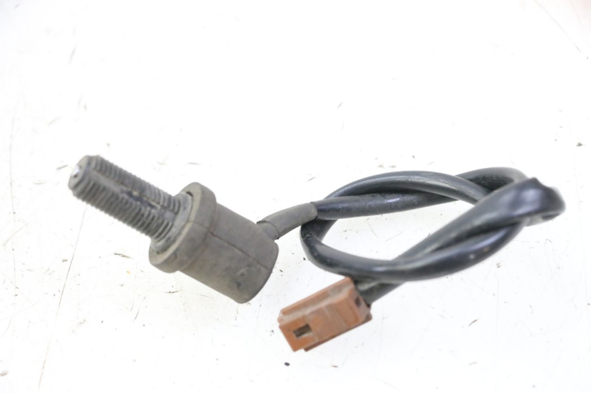 photo de REAR STOP LIGHT SWITCH YAMAHA TDM ABS 900 (2002 - 2014) - Zoom on usage condition