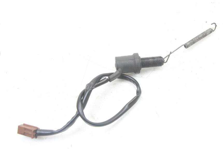 photo de REAR STOP LIGHT SWITCH YAMAHA FZS FAZER 600 (2001 - 2003) - Zoom on usage condition