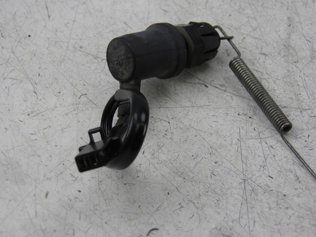 photo de REAR STOP LIGHT SWITCH YAMAHA XJR 1300 (2002 - 2006) - Alternative perspective