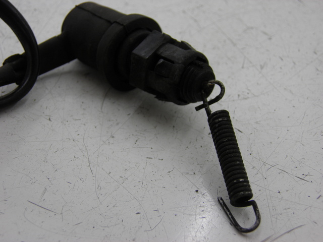 photo de REAR STOP LIGHT SWITCH YAMAHA YBR 125 (2004 - 2006) - Alternative perspective