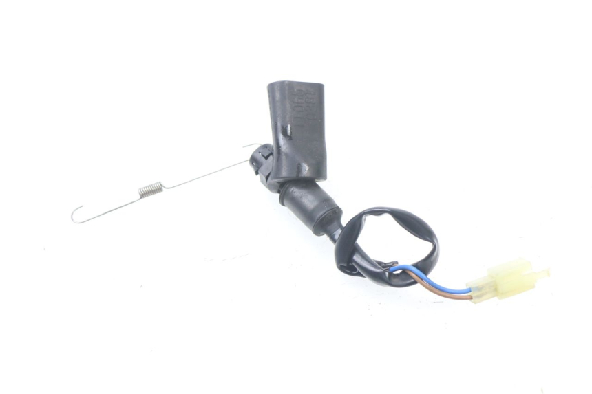 photo de REAR STOP LIGHT SWITCH KAWASAKI Z ABS 750 (2007 - 2013) - Zoom on usage condition