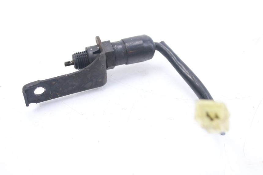 photo de REAR BRAKE LIGHT SWITCH KAWASAKI ZZR 600 (1995 - 2004) - Component detail