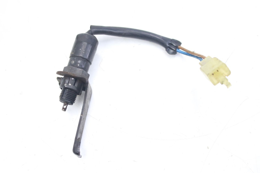 photo de REAR BRAKE LIGHT SWITCH KAWASAKI ZZR 600 (1995 - 2004) - Zoom on usage condition